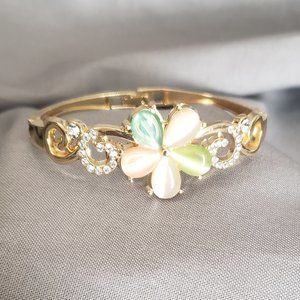 COPY - Flower  Crystal Bracelet. Gold tone